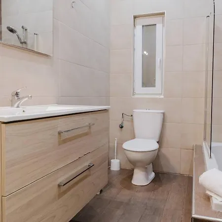 Bright 3bed Townhouse By Homely! 度假居 *