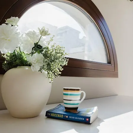 Bright 3bed Townhouse By Homely! *