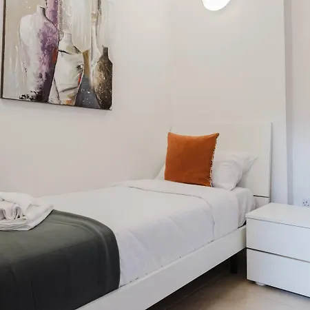 Bright 3bed Townhouse By Homely!