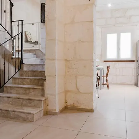 Bright 3bed Townhouse By Homely! *