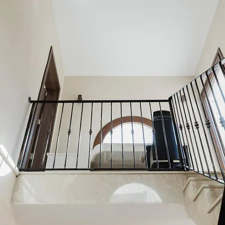 Bright 3bed Townhouse By Homely! *