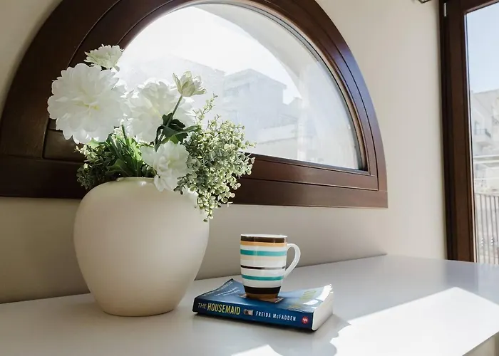 Bright 3bed Townhouse By Homely! *