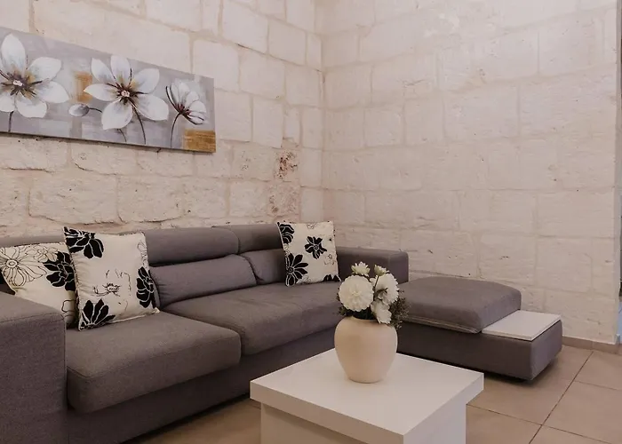 Bright 3bed Townhouse By Homely!