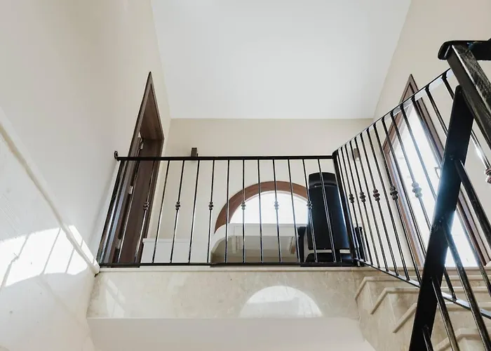 Bright 3bed Townhouse By Homely! *