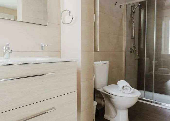 Bright 3bed Townhouse By Homely! * 梅利哈